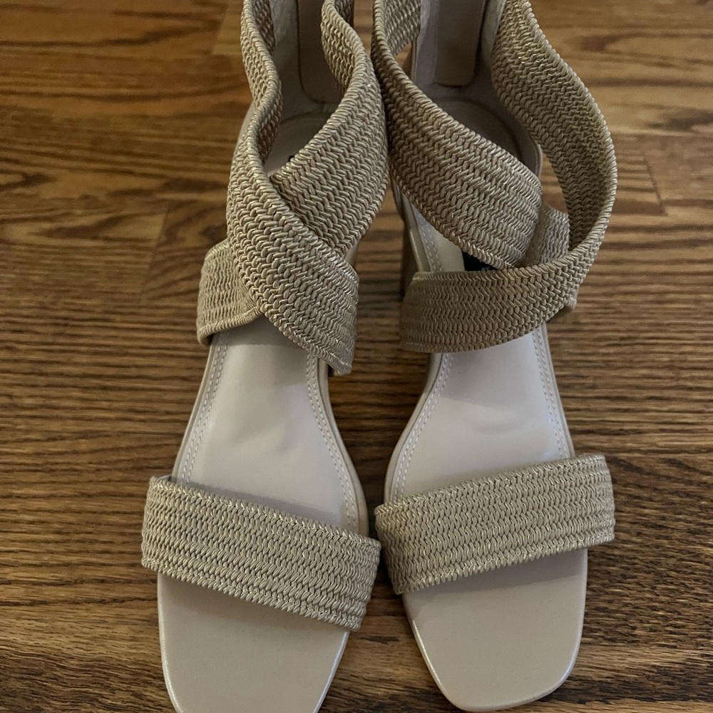 Elegant Tan Women's Sandals